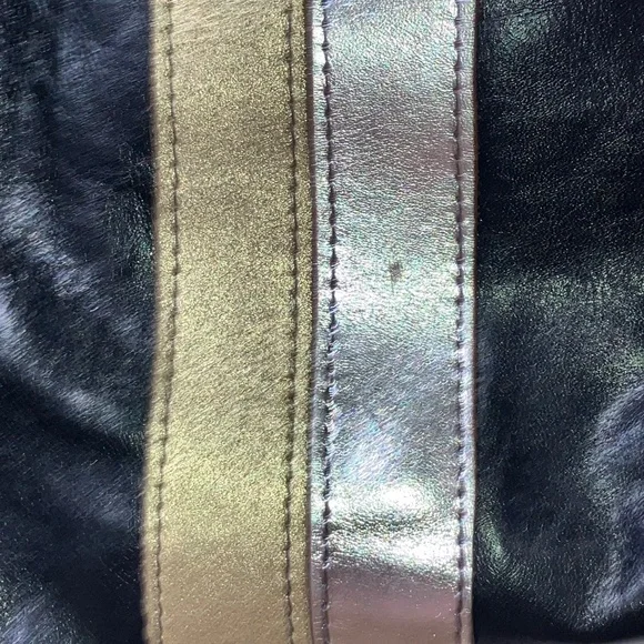 Lynn Tallerico black leather bag with gold and silver racing stripes - Picture 2 of 9